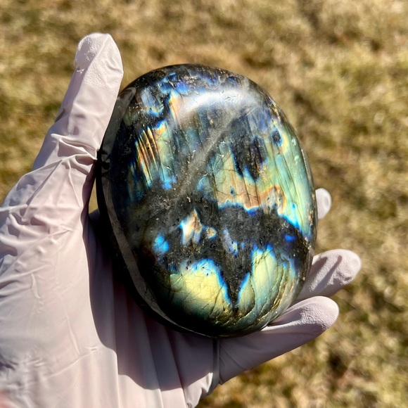 SOLD 3.9” Massive Flashy XXL Labradorite Palm Stone - Focal Meditation Stone - Picture 11 of 12